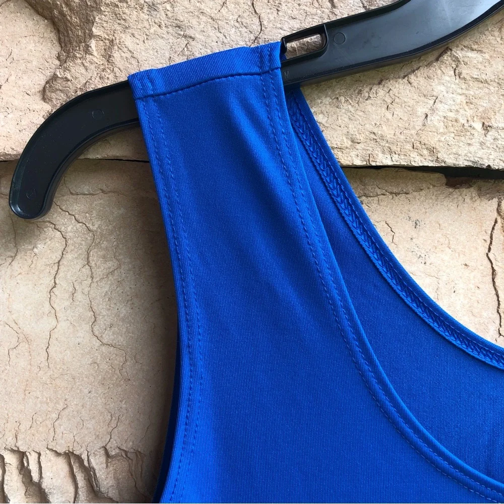 Chico’s blue stretch tank top Like New Medium - Picture 4 of 7